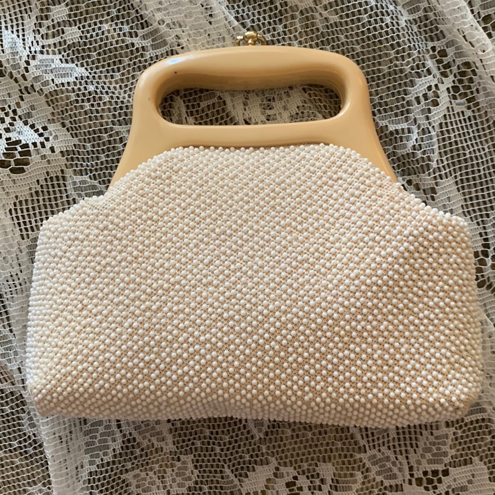 VINTAGE LA REGALE LTD SMALL CREME BEADED HANDBAG-CELLULOID HANDLES/METAL CLASP